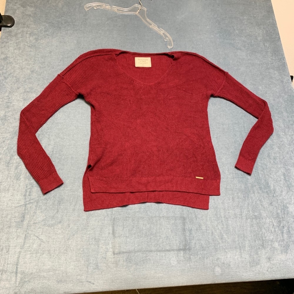 Abercrombie & Fitch Sweater Womens XS Maroon Cable Knit Side Slit V Neck Winter